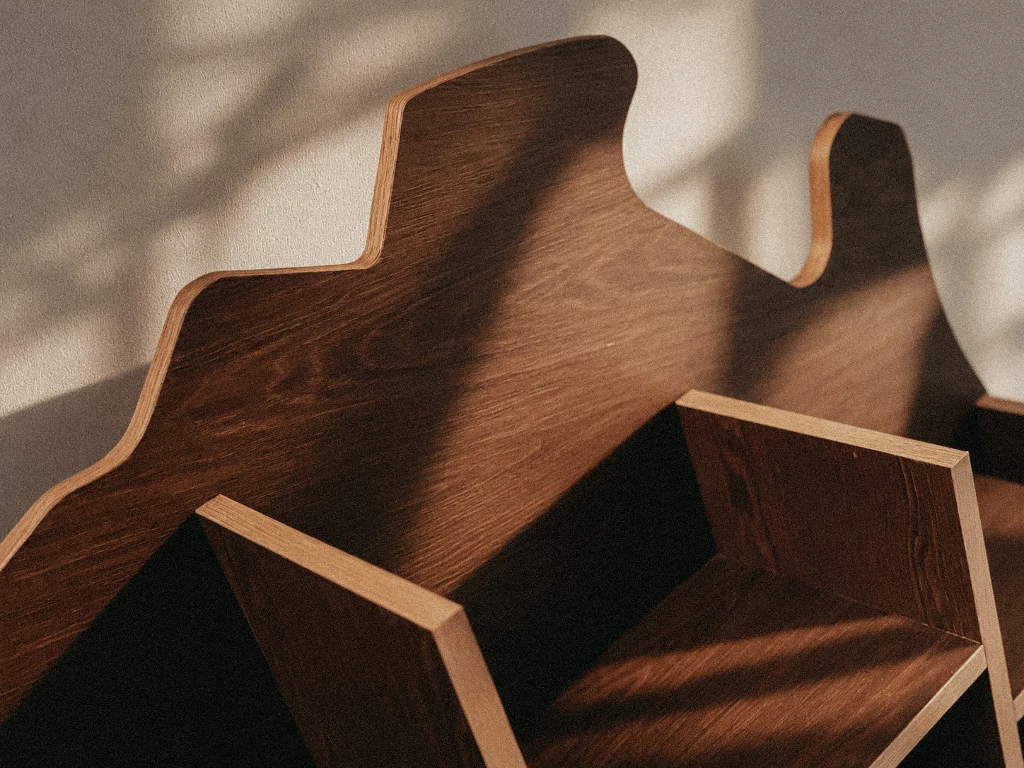 Angular compartments and shadow detail
